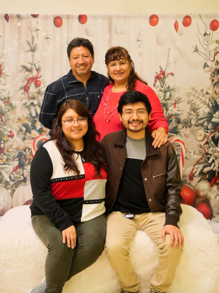 Foto de familia Menchú Elias